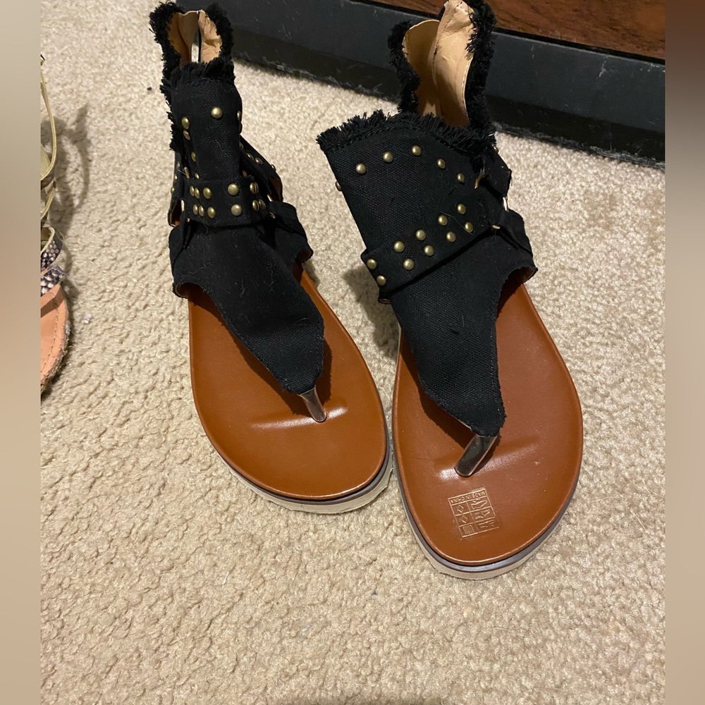 Sandles